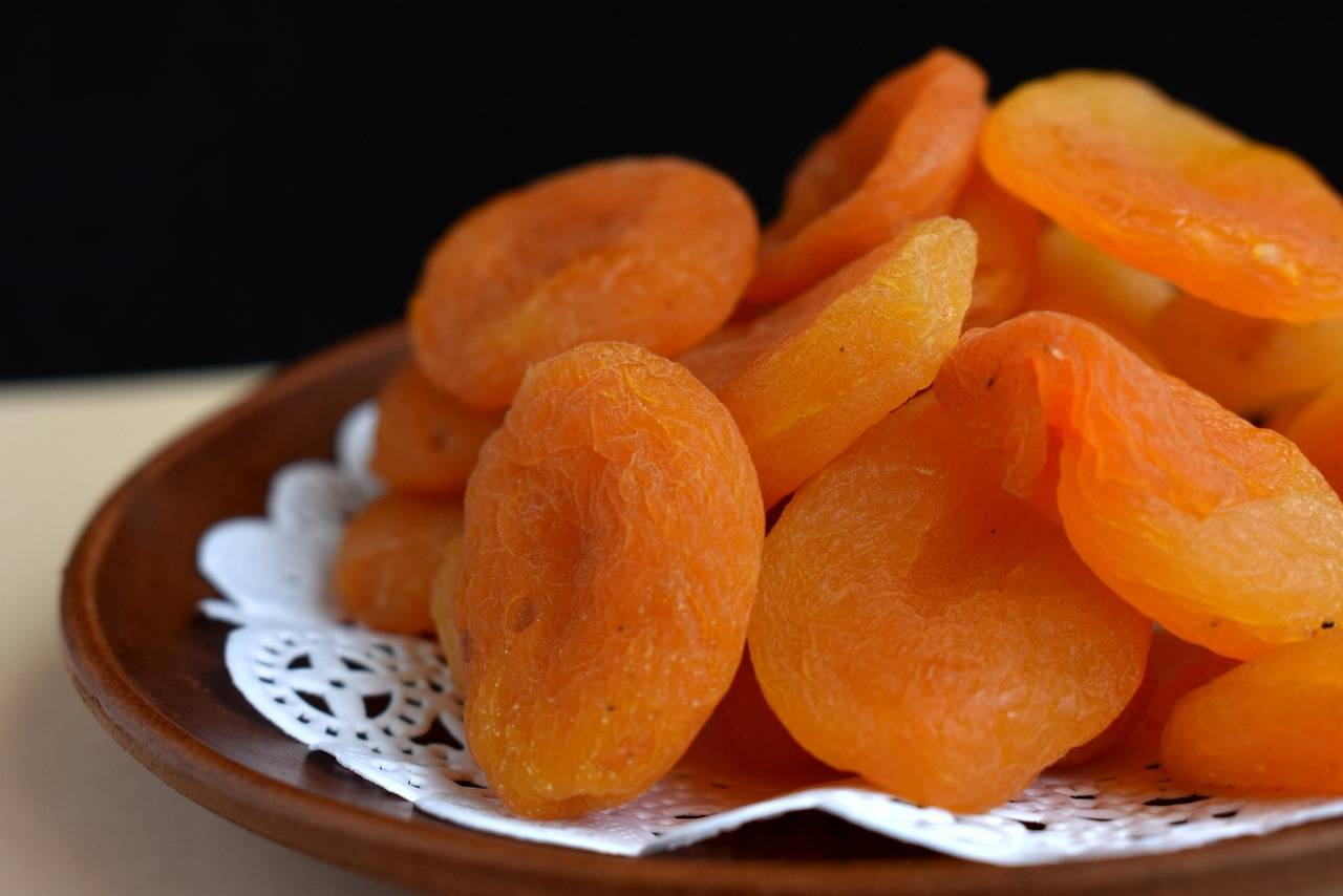 Dried Apricots and Apricot Dry Fruit in Hindi